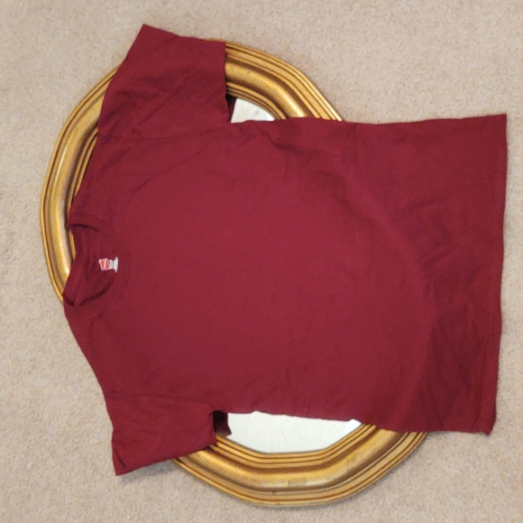 (3 for $6) Bundle of NWOT Hanes Tees Size Small - Picture 7 of 7